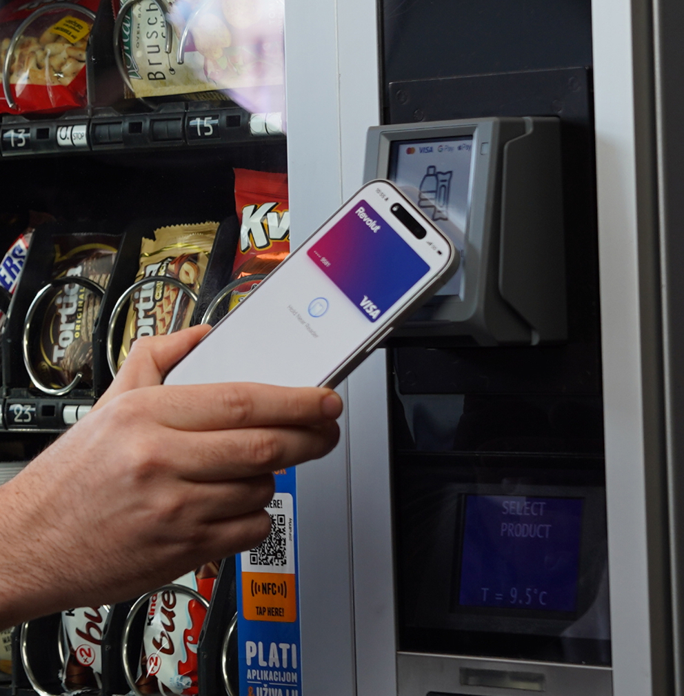 Apple Pay cashless payment on the vending machine with Televend's TPAY300.